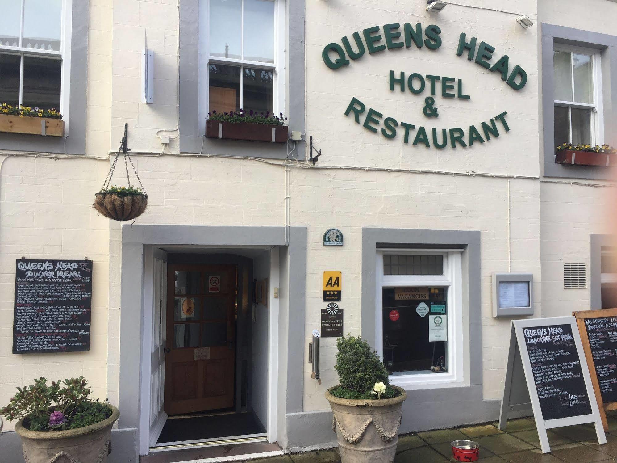 Hotel Queens Head 3*