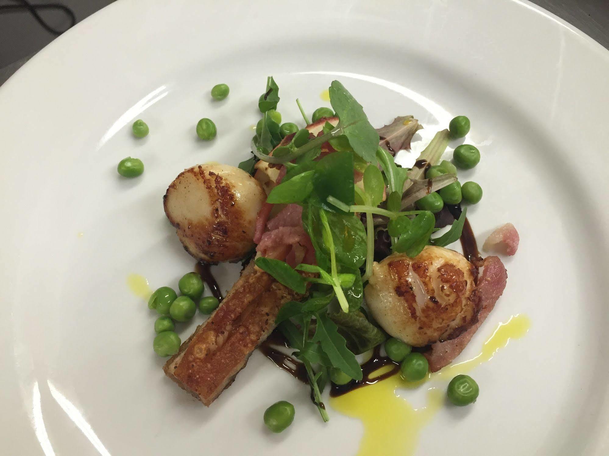 Queens Head Hotel 3*